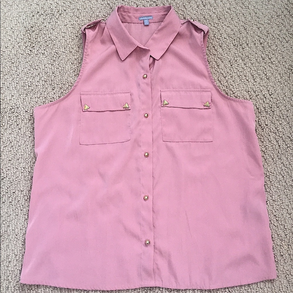 Salmon blouse with gold detailing